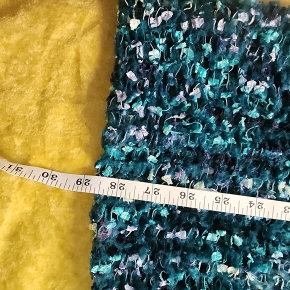 Elegant Blue Knit Infinity Scarf - Picture 5 of 9